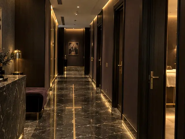Koyu mermer zeminli, gizli ışıklı koridor — Merter, Masaj Salonun
